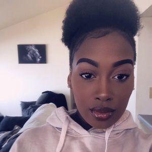 Meet your Posher, Amber